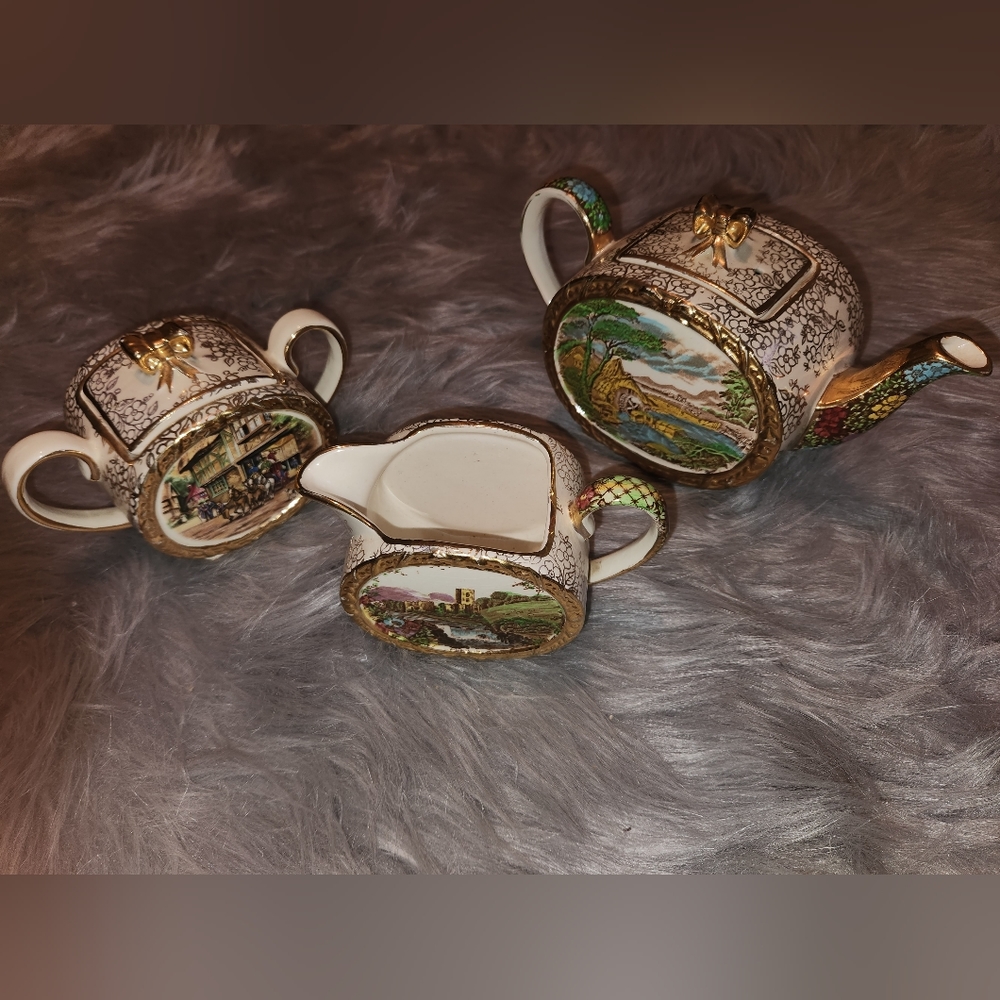 Lot of 3 Sadler Teapots